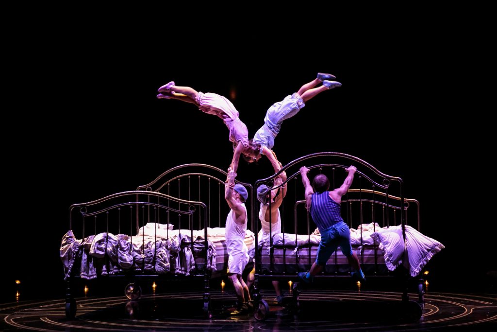 Bouncing Beds Corteo Cirque du Soleil
